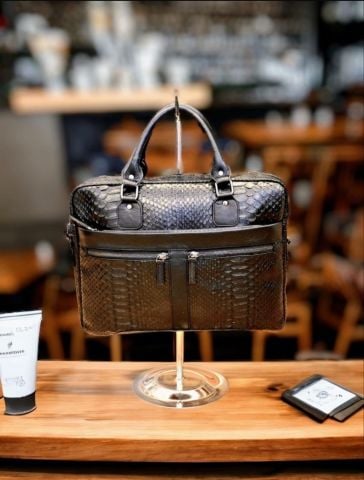 Sitarastelle Python travel and Business Bag